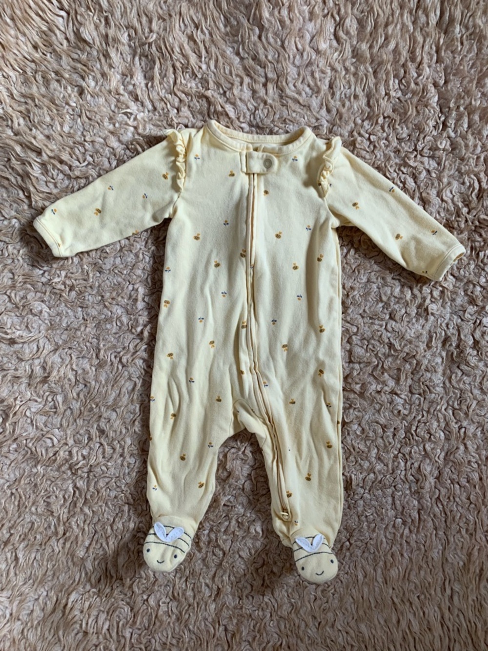 ✨ (5 for $20) Carter's Yellow Bee Footie